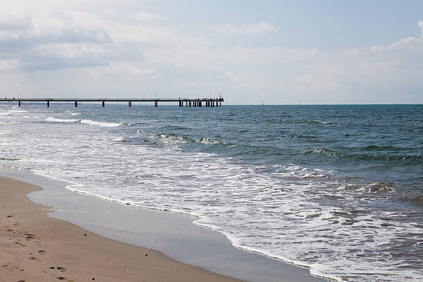 Ombrelloni e lettini su una spiaggia di Marina di Pietrasanta