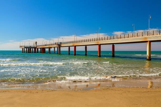 Il molo di Marina di Pietrasanta sulla spiaggia di Tonfano